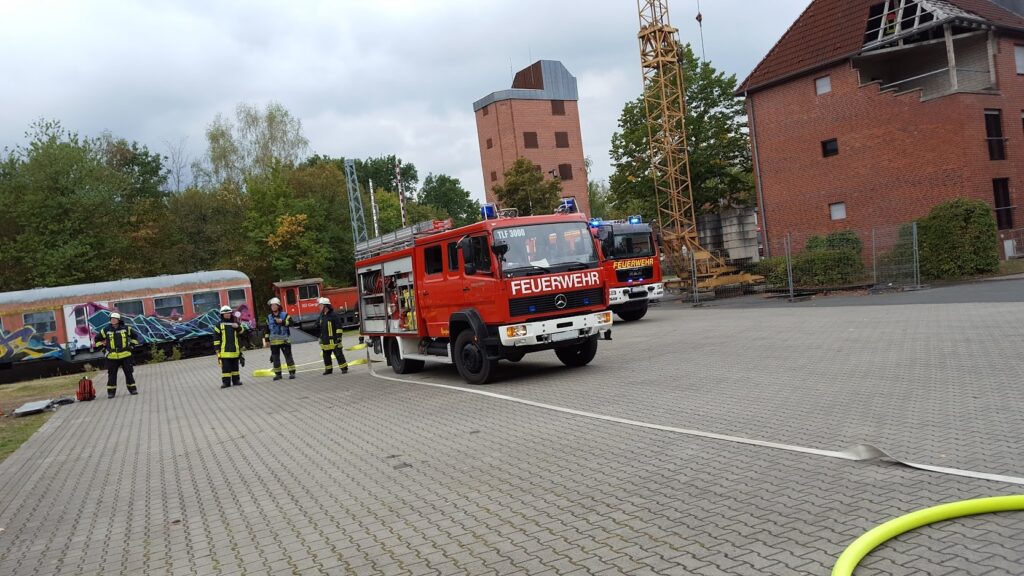 Eine Einsatzübung auf dem Außengelände des IdF NRW